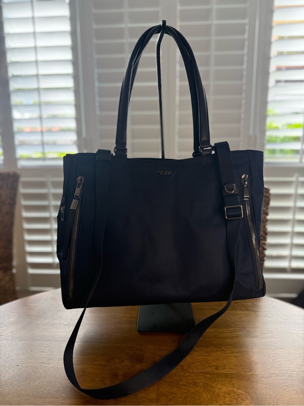TUMI Voyageur Valletta Large Tote in Navy Blue